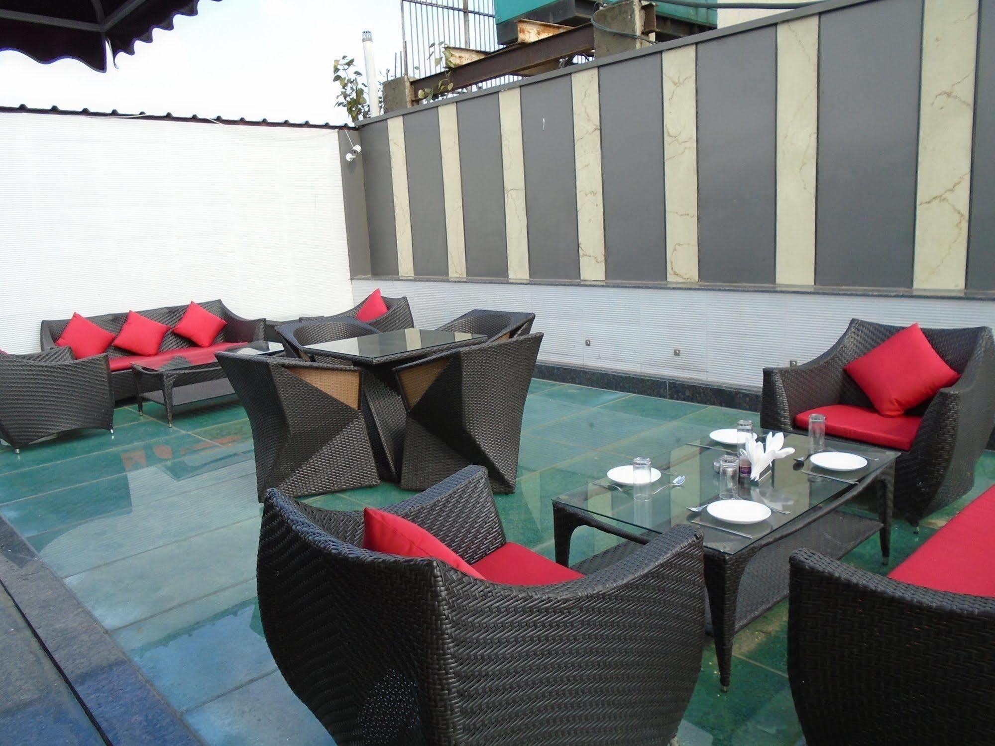 โกลด์ โศก Hotel เดลี ภายนอก รูปภาพ