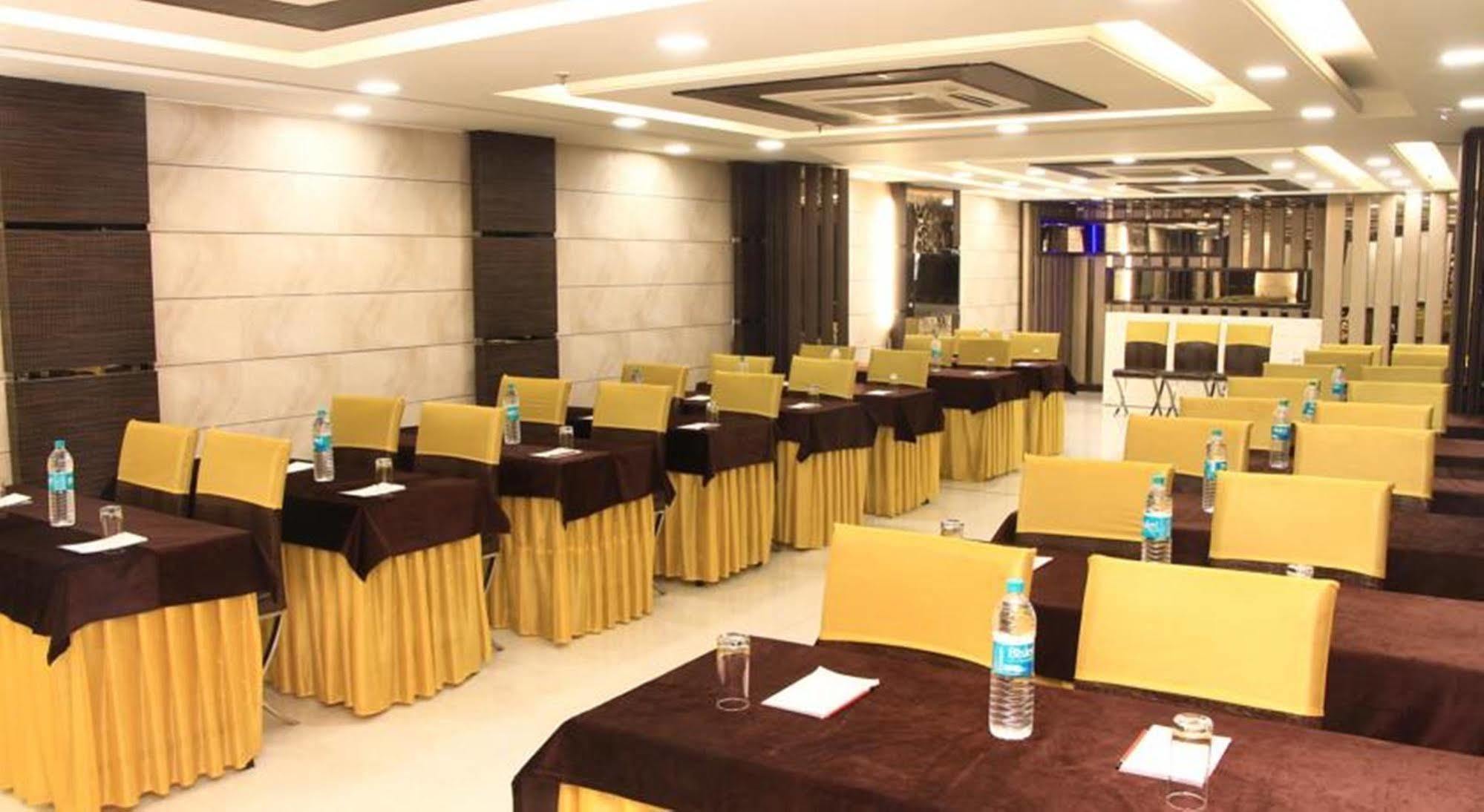 โกลด์ โศก Hotel เดลี ภายนอก รูปภาพ